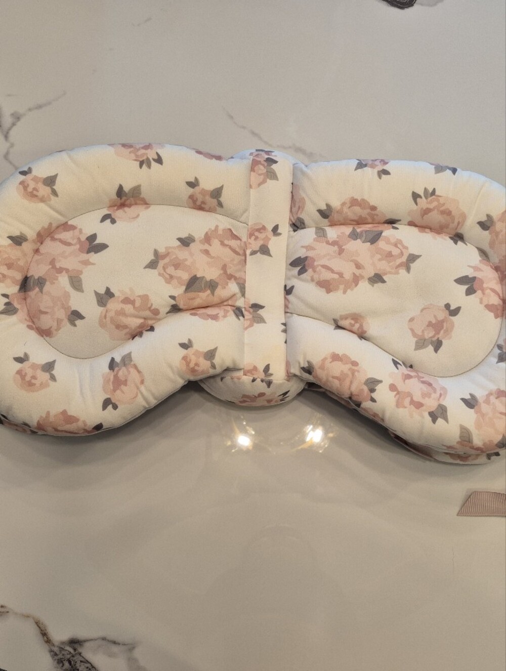 Infantino Elevate Adjustable Nursing Support Pillow Excellent Used Condition